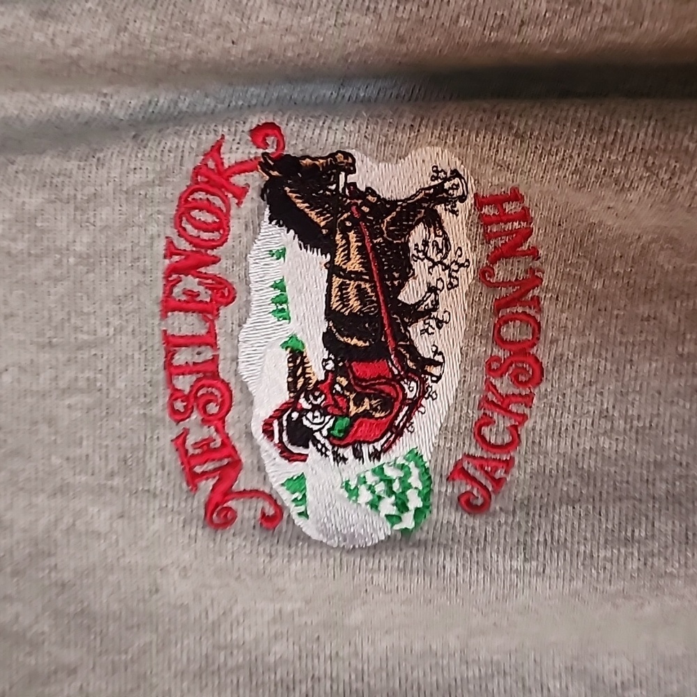 Nestlenook Jackson NH embroidered sweatshirt size small